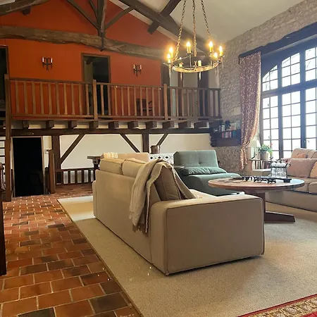 ホームステイ Saint-pierre-sur-dronne