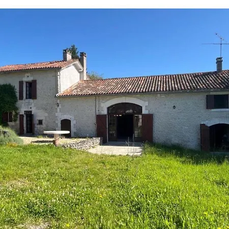 ホームステイ Saint-pierre-sur-dronne